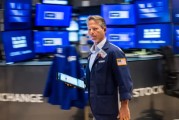 起卦在线尾盘：美股小幅上扬 标普指数上涨约0.3%